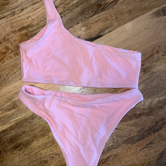 Light pink one-shoulder Shein bikini - Picture 2 of 4